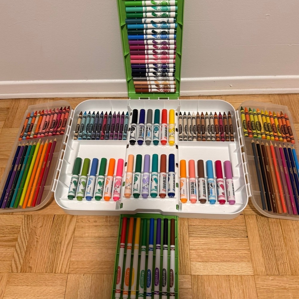Crayola Ultimate Art Case Pip-Squeaks Markers Crayons Colored Pencils Set Green